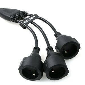 ZBLZGP UPS PDU̓dR[ĥ߂̃[bpSchukȍ̃\Pbg̃A_v^[P[uւIEC 320 C14̒j (CEE 7/7 Y-3*CEE 7/7 )