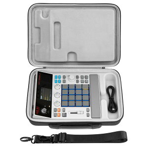 Geekria �n�[�h�V�F���g���x���P�[�X Akai Professional MPC Sample�|�[�^�u�� Groovebox�ɑΉ� �I�[�f�B�I�T���v���[�L�������O�o�b�O (�_�[�N�O���[)
