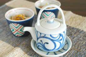 【砥部焼 梅山窯】からくさの醤油さし(大)