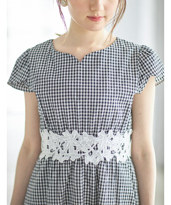 楽天市場 ウエストレース装飾ハートネックギンガムチェックワンピース Colius コリウス Tocco Closet トッコクローゼット レディース 道重さゆみさんはブラック着用 花びらのように二の腕を包むスリーブデザイン ｔｏｃｃｏ