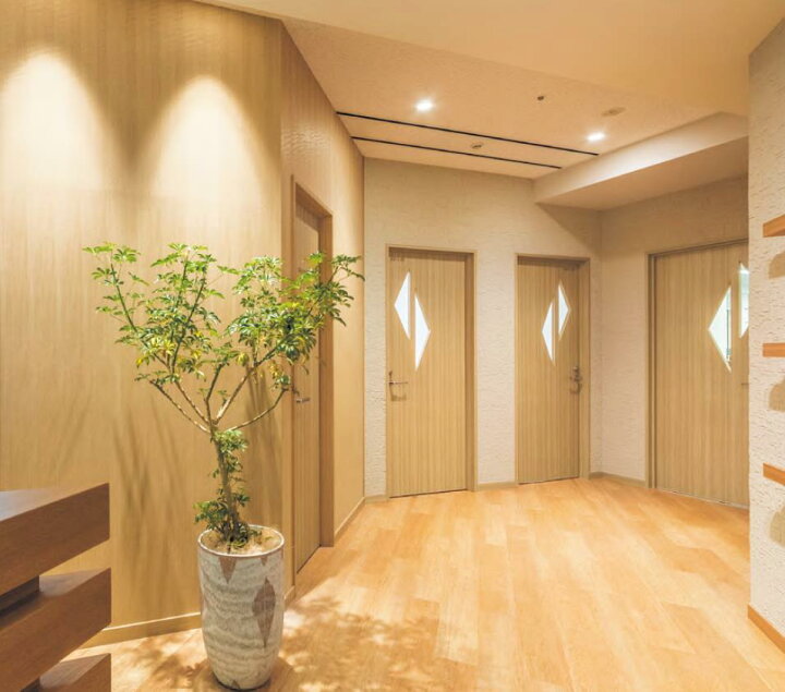 楽天市場 粘着剤化粧フィルム Realwood木目縦柄 幅122cm 柾目 板柾 板目リアルウッド リアテック サンゲツ カッティングシート 粘着シート 壁紙 クロス 東鵬 建材販売店