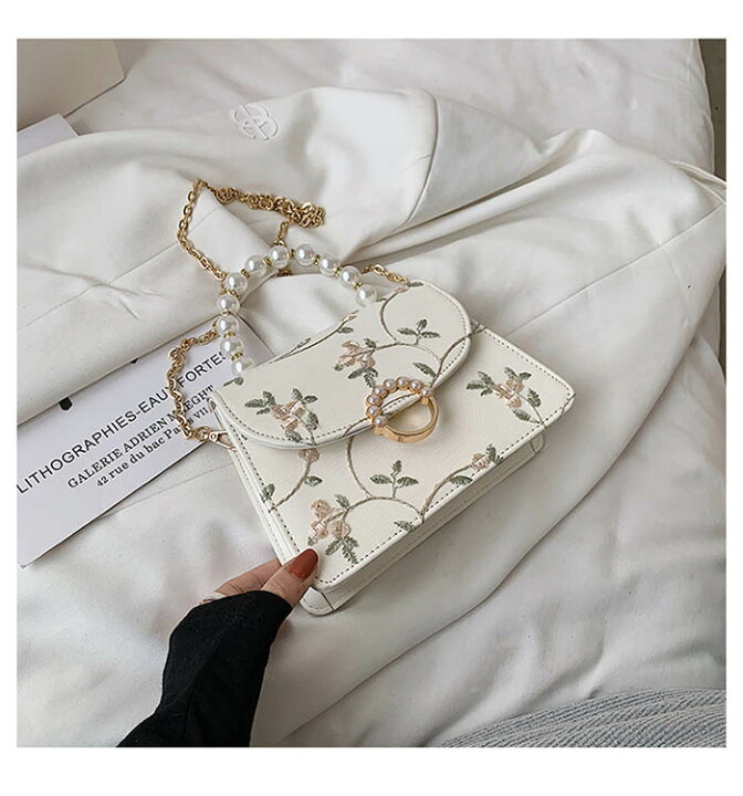美品♡COTTO♡ 未使用級 ショルダーバッグ オフホワイト×花柄.ビーズ 