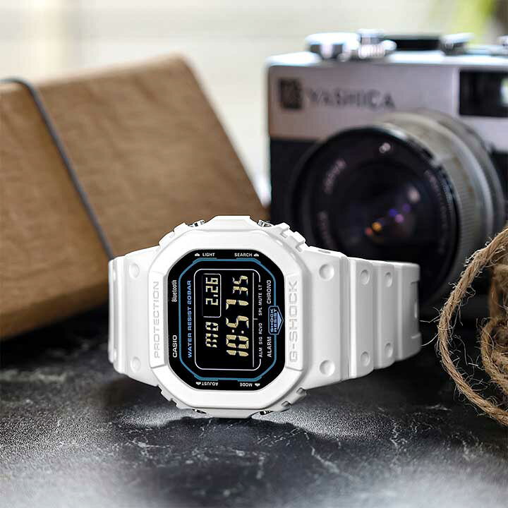 楽天市場】G-SHOCK Gショック ジーショック 白 時計 5600 メンズ 