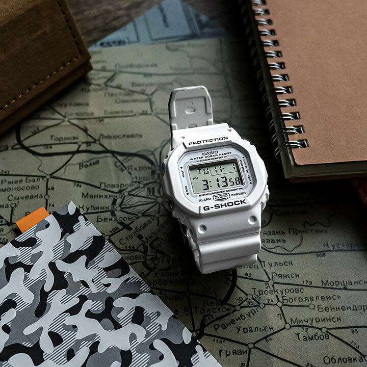 楽天市場 Box訳あり Casio カシオ G Shock Gショック ジーショック 白 ホワイト Dw 5600mw 7 メンズ 腕時計 スクエア 防水 多機能 デジタル 四角 見やすい おすすめ 中学生 高校生 誕生日プレゼント 男性 彼氏 旦那 夫 友達 ギフト 加藤時計店 Gショック 楽天市場店