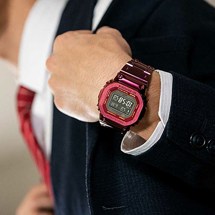 楽天市場 Casio G Shock Gショック ジーショック Gmw B5000rd 4jf ソーラー 電波 カレンダー 多機能 防水 デジタル スクエア メタル 赤 レッド メンズ ビジネス スーツ 誕生日プレゼント 男性 彼氏 旦那 夫 友達 息子 ギフト 加藤時計店 Gショック楽天市場店