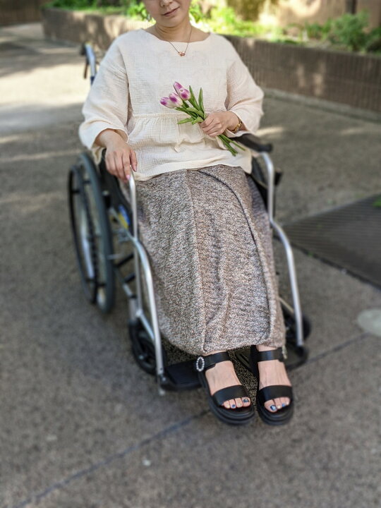 楽天市場 車椅子スカート Dragee ドラジェ ひざ掛けブランケット 前掛け Kissmylife キスマイライフ おしゃれ かわいい 車いす タイヤ巻き込まない 車椅子クッション レインコート プレゼント 無料ラッピング Kiss My Life 楽天市場店