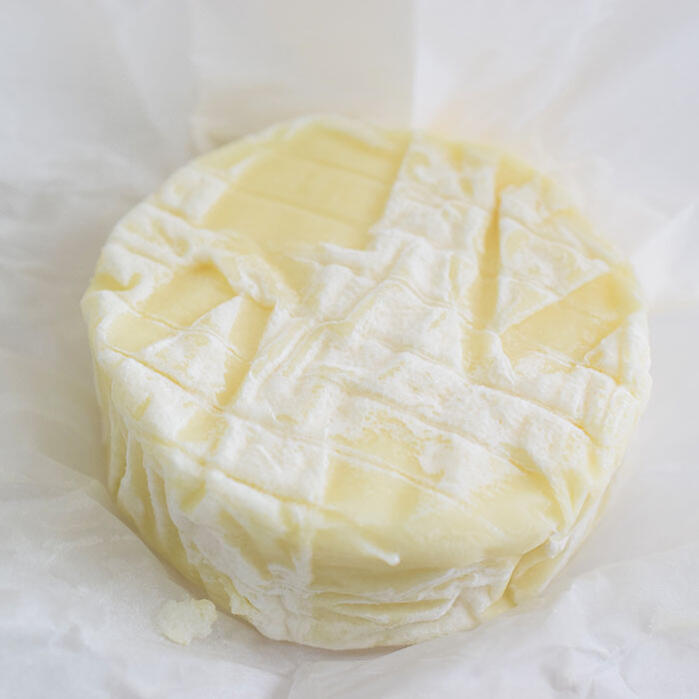 贈答 世界最古のチーズで 一味違うコクや香り羊と山羊の混合チーズ フレッシュタイプ フェタ 200g ギリシャ産 冷蔵便 チーズ tepsa.com.pe