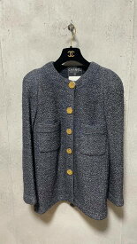 【中古】CHANEL　シャネル ノーカラージャケット　肩パッド入り　ネイビー 【B08728】
