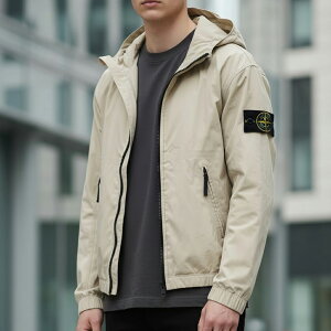 �X�g�[���A�C�����h STONE ISLAND �����Y �u���]�� �x�[�W�� SUPIMA COTTON CANVAS NON-AQUEOUS DYEING TECHNOLOGY 4100079 S0011 V009A BEIGE [2025SS]