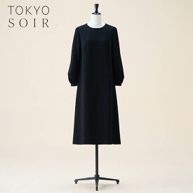 喪服 ワンピース レディース ブラックフォーマル 漆黒 Aライン 東京ソワール シンプル おしゃれ 女性 婦人 おしゃれ 礼服 葬式 通夜 お盆 告別式 お別れの会 夏 卒業式 冠婚葬祭 ノーカラー 半袖 20代 30代 40代 50代 体型カバー ウォッシャブル 洗える 7401100-00