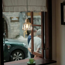 ペンダントライト 北欧 ガラス 花びら ダイニング おしゃれ 3灯 口金E26 LED対応 モダン シンプル かわいい デザイン 天井照明 シェードランプ ライト 玄関 リビングルーム 寝室 洗面所 居間 キッチン ダクトレール用