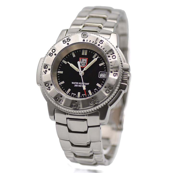 LUMINOX シリーズ3200 スイスクォーツ 200m防水 使い勝手の良い LUMINOX 3200シリーズ ステンレス クォーツ