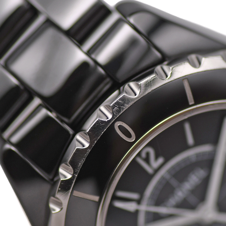 新品仕上げ　CHANEL J12 38ミリメンズ腕時計　自動巻H0685 CHANEL シャネル J12 H0685 メンズ腕時計 38mm 自動巻 ブラック