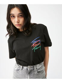 【SALE／40%OFF】レギュラーツイステッドシグネチャーTシャツ TOMMY JEANS トミーヒルフィガー トップス カットソー・Tシャツ ホワイト ブラック【RBA_E】[Rakuten Fashion]