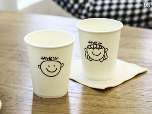 使い捨てコップ 紙コップ 男の子 女の子 かわいい イラスト 厚手 熱飲用 イベント ピクニック