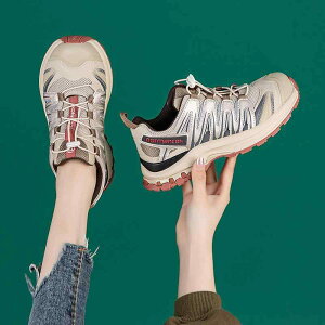 Xj[J[ fB[X  Ȃ Xj[J[ X|[c jO V[Y EH[LO ʋC  DF sNn JWA X^C