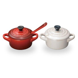 LE CREUSET ル・クルーゼ ストーンウェア ペア・プチ・ココット（スプーン付き） チェリーレッド＆ホワイトラスター 910385-00-435【食器 ストーンウェア ブライダル キッチン ギフト プレゼントとして】