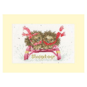 Bothy Threads NXXeb`hJLbg "Christmas Card - Sledgehogs" XMAS76 {V[XbY yCO/[40`80xz