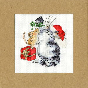 Bothy Threads NXXeb`hJLbg uChristmas Card - Under The Mistletoev XMAS26 {V[XbY yCO/[40`80xz