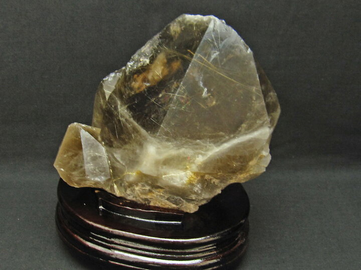 楽天市場】3.7Kg スモーキークォーツ 原石 虹入り ルチルクォーツ入り  