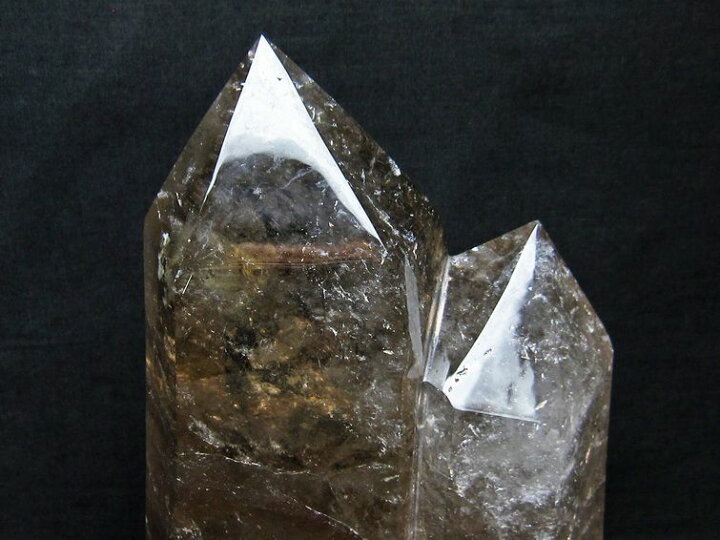 楽天市場】3.7Kg スモーキークォーツ 六角柱 虹入り smoky quartz 茶 