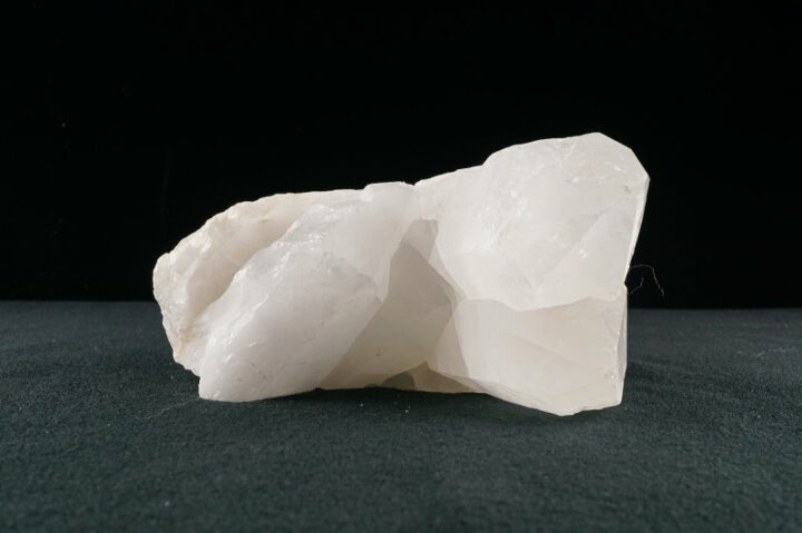 楽天市場】2.5Kg 水晶 クラスター 水晶 原石 ブラジル産 quartz 