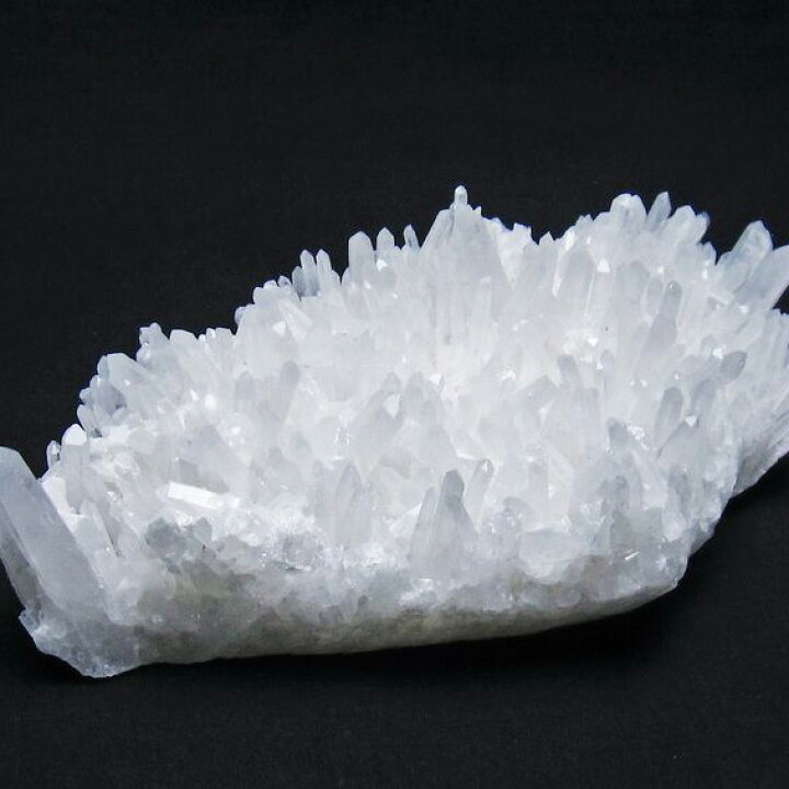 楽天市場】1.6Kg 水晶 クラスター 水晶 原石 四川省産 パワーストーン 