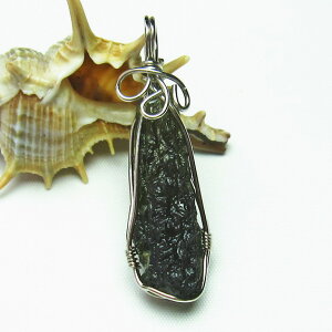 _oCg y_g ӕʏt _E y_ggbv moldavite pendant 覐ΗR VRKX  _  199-98