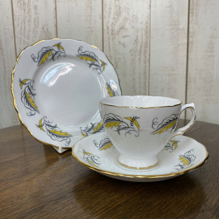 楽天市場】ヴィンテージ トリオ ティーカップ＆ソーサー Royal Malvern 