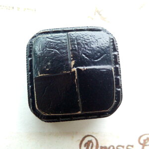 アンティーク ボタン 革 レザー 22mm ヴィンテージ ソーイング 裁縫 手芸 雑貨 かわいい メール便OK