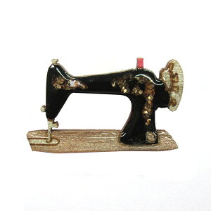 ハンドメイド ピンバッジ 木製 アンティークミシン 英国製 ベクベクメイクス ピンブローチ ピンズ 欧州雑貨 手作り おしゃれ かわいい 軽い Bekbek Makes 裁縫 手芸 ソーイング メール便OK