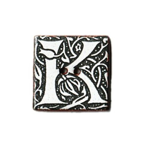英国製 陶器ボタン ウィリアムモリス アールヌーヴォー アルファベット K 正方形 22mm 二つ穴 ストックウェルセラミックス BH15 手作り ハンドメイド かわいい 四角 スクエア William Morris メール