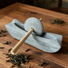 【最強コスパ！！】★1000円OFFクーポン配布中【3点セット】天然石製 小型石臼 茶碾き 抹茶碾き 薬研 ごますり 調味料粉砕器 中薬調理器 茶道具 和風 コンパクト 手作り 健康ギフト 国内発送 和風デザインで贈り物にも人気。