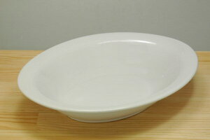 \クーポン配布中!/白玉渕丸9吋ベーカー 24cm (アウトレット込)食器 磁器 白磁 ホワイト シンプル カレー皿 楕円深皿 強化 業務用 美濃焼 深皿 陶器のふる里 stockヤ