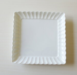 \クーポン配布中!/白菊15.5cm四角皿 幅15.7cm 正方形 角皿 スクエア皿 食器 白磁 白い食器 名入れ ポーセリンアート 絵付け 白生地 上質 国産 美濃焼 陶器のふる里 stockヤ