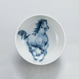 九谷焼 盃 染付左馬/安東早苗 ＜送料無料 2026年 十二支 午年 丙午 酒器 盃 ぐい呑 人気 ギフト 贈り物 結婚祝い/内祝い/お祝い/＞ 木箱入り 木箱入り