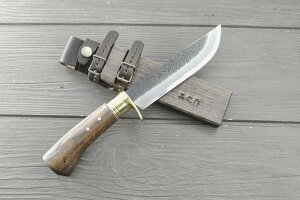 土佐鍛ソロキャンプ剣鉈【5寸】【真鍮ツバ輪 】【木鞘オイルステン革バンド】【洋樫オイルステン】★剣鉈 土佐刃物 ソロキャンプ アウトドア 狩猟 ナイフ★