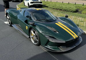 �y�\��zFerrari�t�F���[�� Daytona SP3 Serie Icona Open Roof British green yellow stripe / BBR 1/43 �~�j�J�[