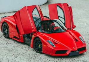 �y�\��zFerrari�t�F���[�� Enzo open diecast Rosso Corsa Black red wheels polifoam pack / BBR 1/18 �~�j�J�[