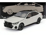 BMW 5シリーズ i5 (G60) 2023 ホワイトメタリック/ MINICHAMPS 1/18 ミニカー