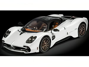 �y�\��z2026�N�����\��PAGANI UTOPIA �N�[�y 2023 �p�[���z���C�g/ POCHER 1/8 556�����@���f���L�b�g�͌^