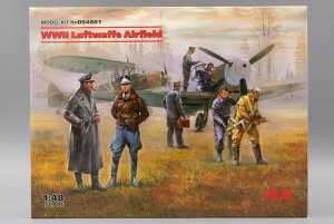 WWII ドイツ空軍飛行場 (Messerschmitt Bf 109F-4 Hs 126 B-1 ドイツ空軍パイロット&地上員) モデルセット/ ICM 1/48 模型