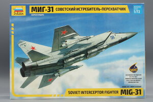 MiG-31 Soviet Interceptor Fighter �\�r�G�g�}���퓬�@ �g�ݗ��ăv�����L�b�g�͌^ �퓬�@ /ZVEZDA 1/72