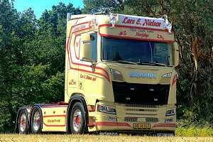 y\z2023N\LARS. E NIELSEN Scania R Middle Roof 6x2 gN^ gbN/݋@B͌^ HԗIMC 1/50 ~j`A