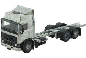 �g���L�b�g Volvo 3rd Gen Globetrotter Cab 6x2 / TEKNO 1/50 �~�j�J�[ �͌^