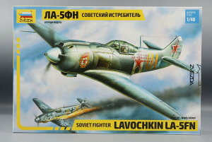 Soviet�\�r�G�g WWII Fighter�퓬�@ Lavochkin�����H�[�`�L�� LA 5FN �g�ݗ��ăv�����L�b�g�͌^ /Zvezda�Y�x�Y�_ 1/48