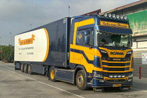 �y�\��z2026�N�����\�� Scania�X�J�j�A S HIGHLINE CS20H 4X2 ���[�t�@�[�g���[���[ 3�� Gebr. van Iterson / WSI 1/50 ���݋@�B �͌^
