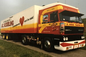y\z2026N\ DE DRIEBAN TRANSPORT DAF 3300 Xy[XLu 4X2 NVbN{bNXg[[ 2 g[[ / WSI 1/50 ݋@B͌^ Hԗ