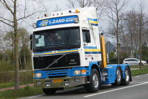 �y�\��z2026�N�����\�� Volvo�{���{ F16 GLOBETROTTER 6X2 TWIN STEER Joh v/d Zand / WSI 1/50 ���݋@�B �͌^