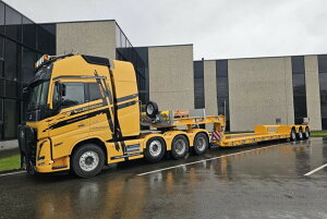 y\z2026N\ L.A. VAN ROOZENDAAL VOLVO FH5 GLOBETROTTER XL 8X4 [Ᏸg[[ 3 gbN / WSI 1/50 ݋@B͌^ Hԗ